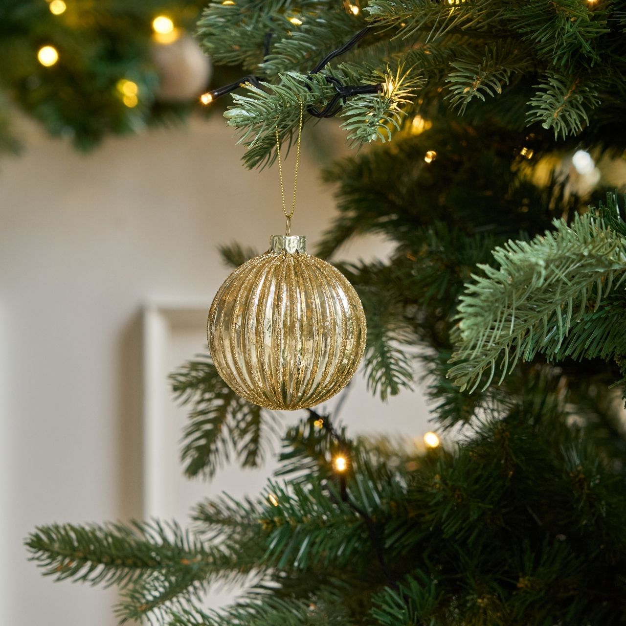 Weihnachtskugeln glänzend mit Streifen, 4 Stk.